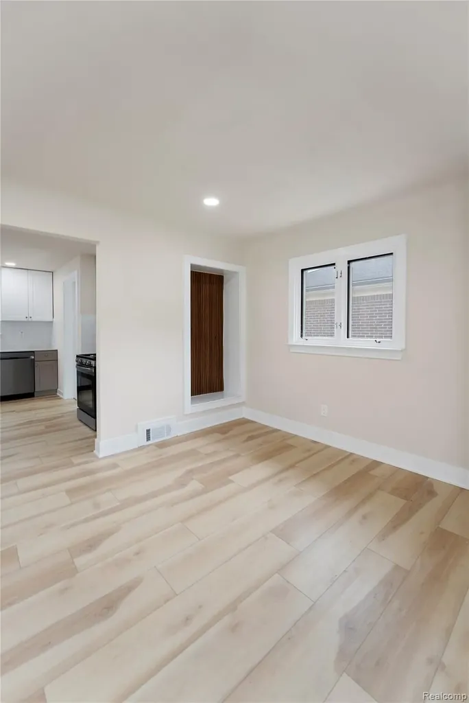 26318 San Rosa Street St. Clair Shores City MI 48081