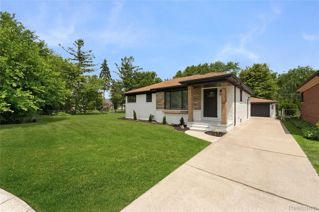 26318 San Rosa Street St. Clair Shores City MI 48081
