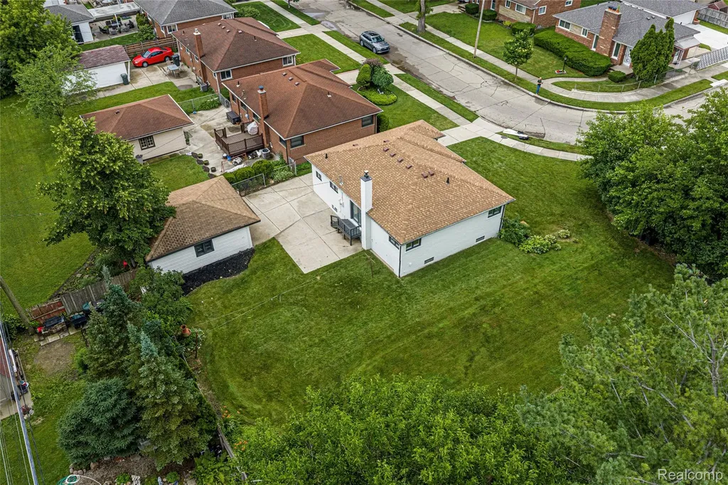 26318 San Rosa Street St. Clair Shores City MI 48081