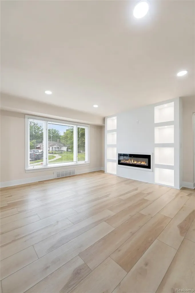 26318 San Rosa Street St. Clair Shores City MI 48081
