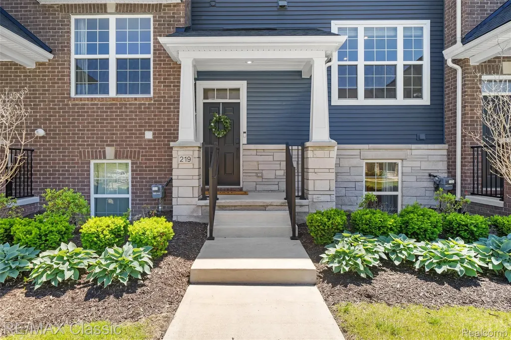 219 S Sydney Court N Plymouth City MI 48170