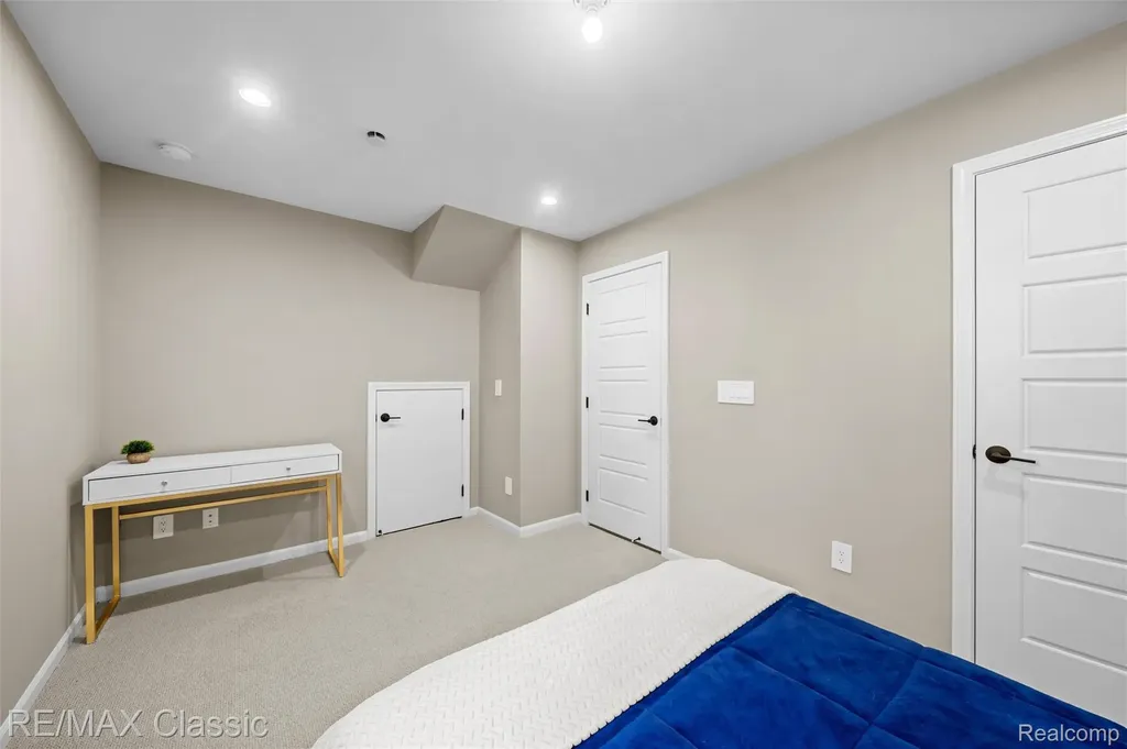 219 S Sydney Court N Plymouth City MI 48170