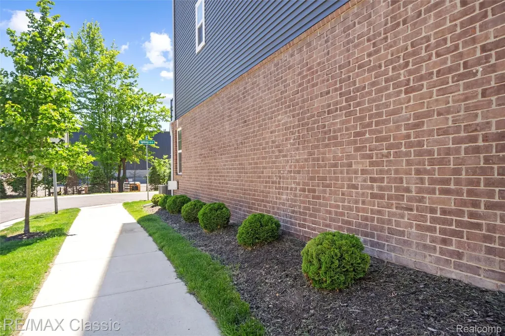 219 S Sydney Court Plymouth City MI 48170