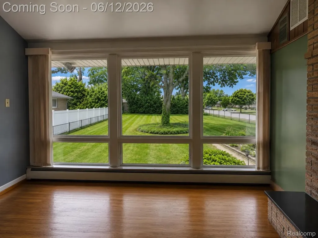 25887 Curie Avenue Warren City MI 48091