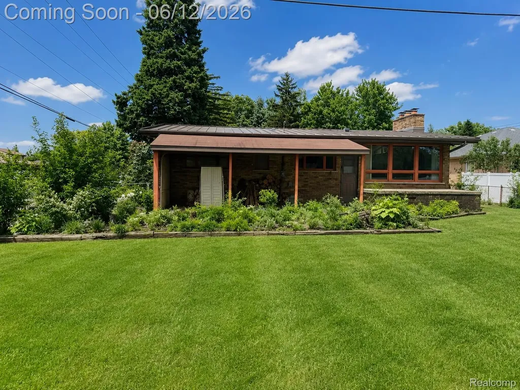 25887 Curie Avenue Warren City MI 48091