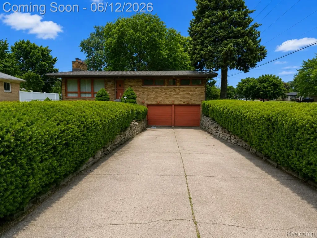 25887 Curie Avenue Warren City MI 48091