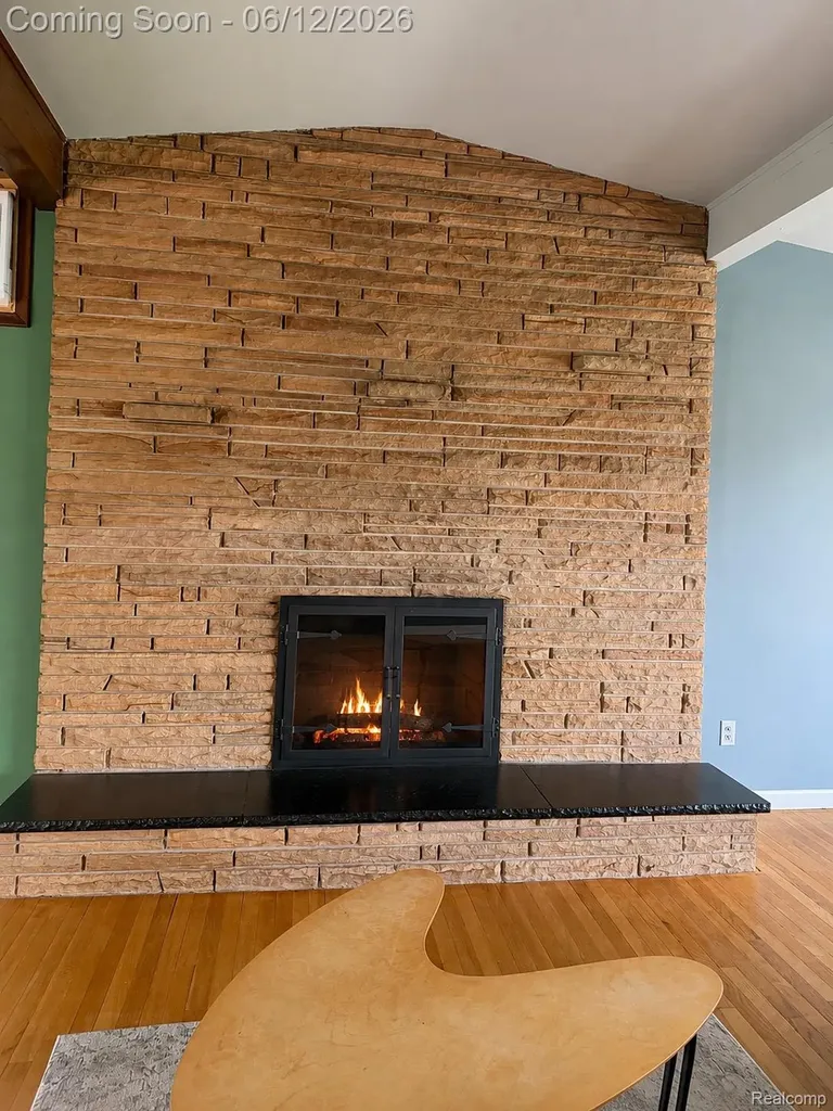 25887 Curie Avenue Warren City MI 48091