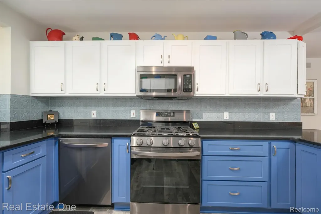 2243 Willow Tree Drive Brighton City MI 48116
