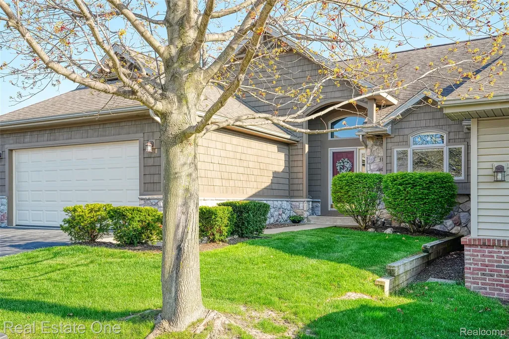 2243 Willow Tree Drive Brighton City MI 48116