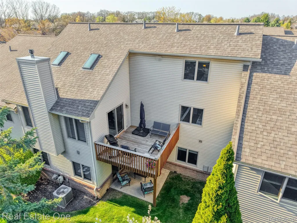 2243 Willow Tree Drive Brighton City MI 48116