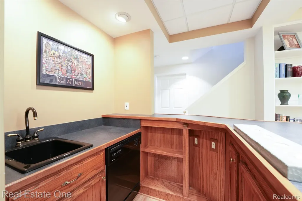 2243 Willow Tree Drive Brighton City MI 48116