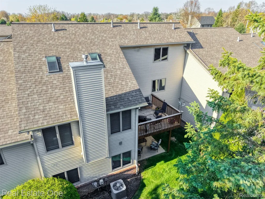 2243 Willow Tree Drive Brighton City MI 48116