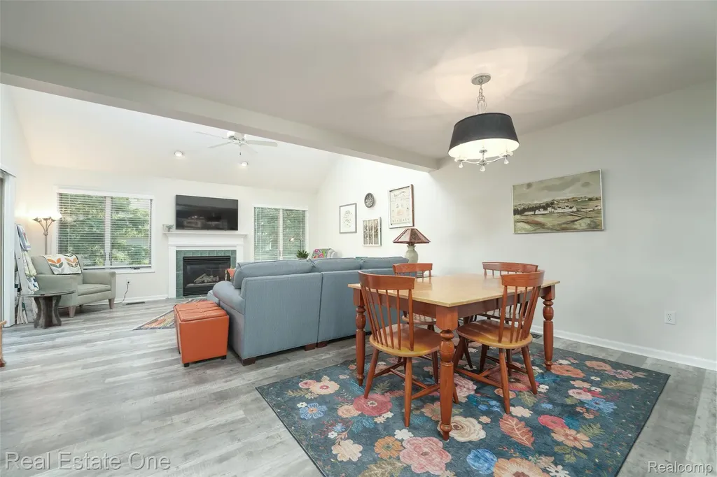 2243 Willow Tree Drive Brighton City MI 48116