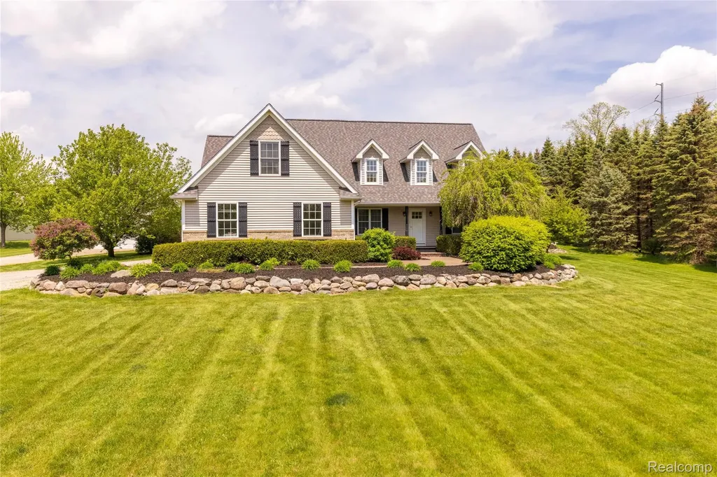 12621 Golden Oaks Drive Hartland Township MI 48380