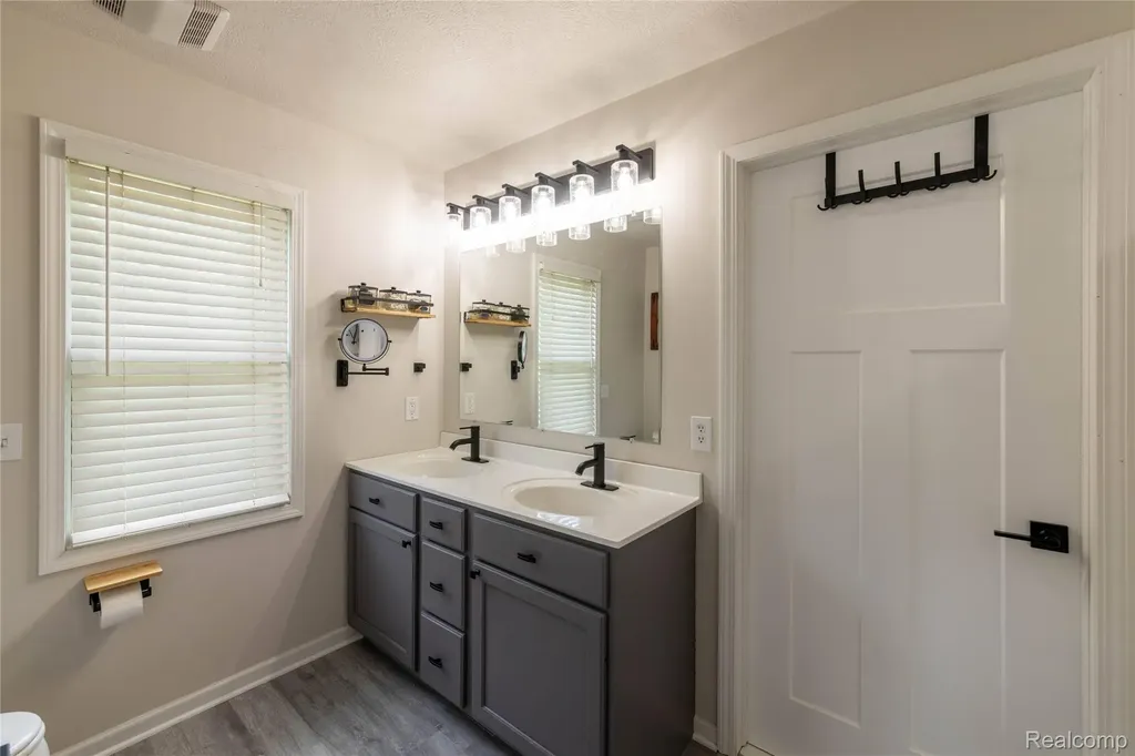 12621 Golden Oaks Drive Hartland Township MI 48380