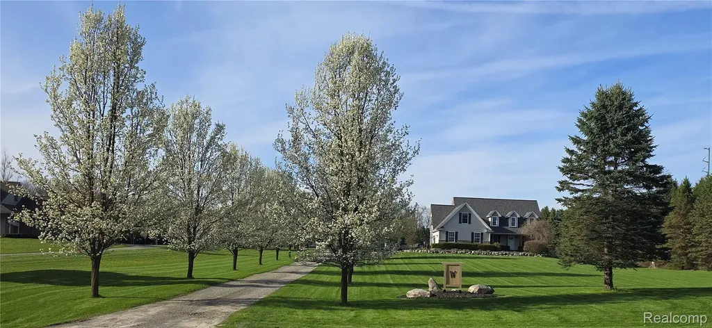 12621 Golden Oaks Drive Hartland Township MI 48380