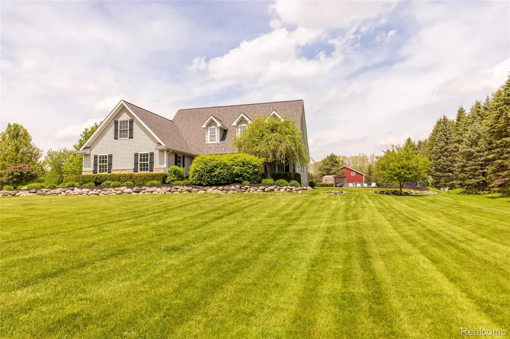 12621 Golden Oaks Drive Hartland Township MI 48380