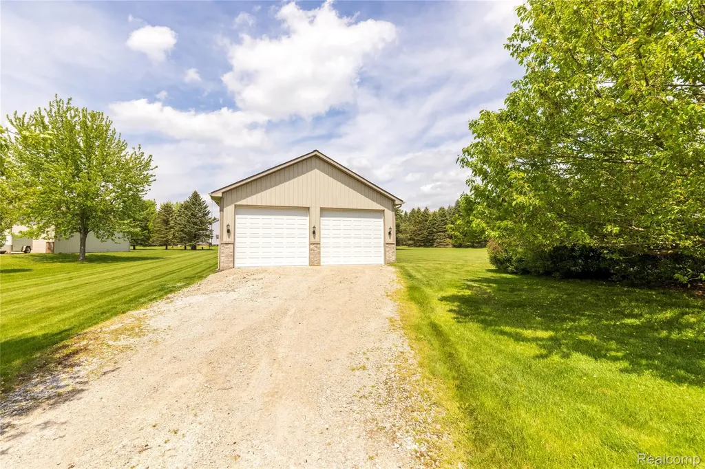 12621 Golden Oaks Drive Hartland Township MI 48380