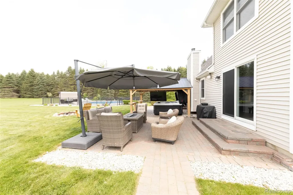 12621 Golden Oaks Drive Hartland Township MI 48380