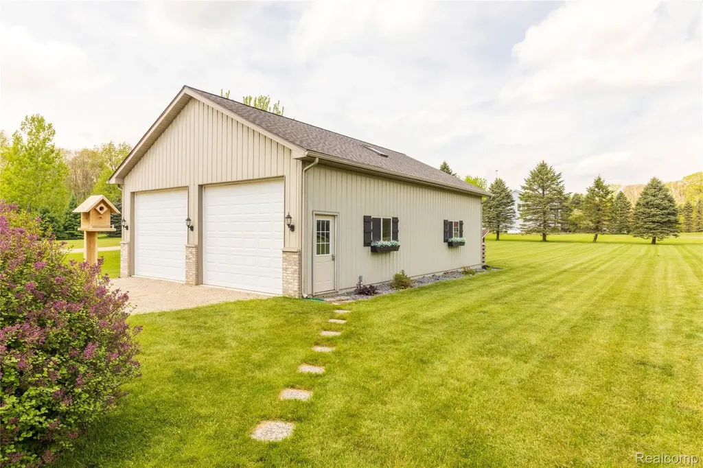 12621 Golden Oaks Drive Hartland Township MI 48380