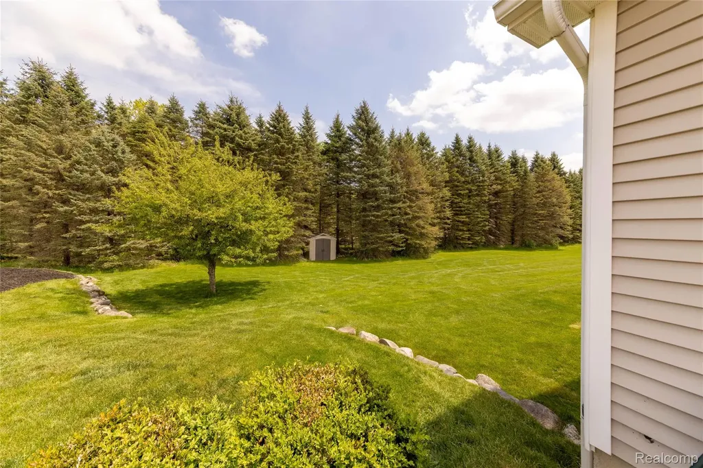 12621 Golden Oaks Drive Hartland Township MI 48380