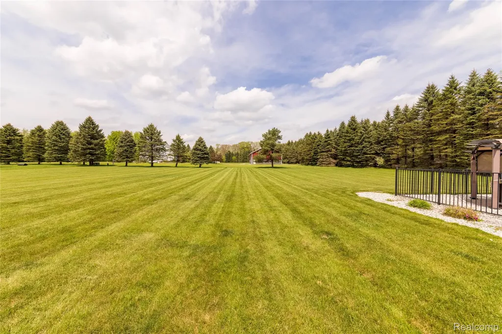 12621 Golden Oaks Drive Hartland Township MI 48380