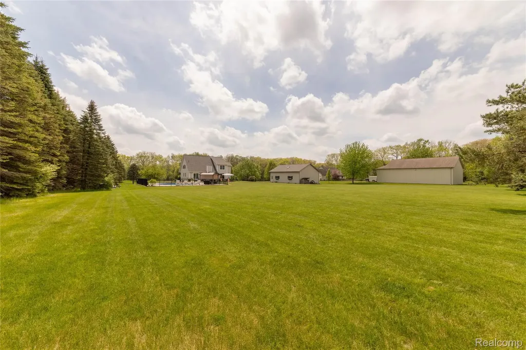 12621 Golden Oaks Drive Hartland Township MI 48380