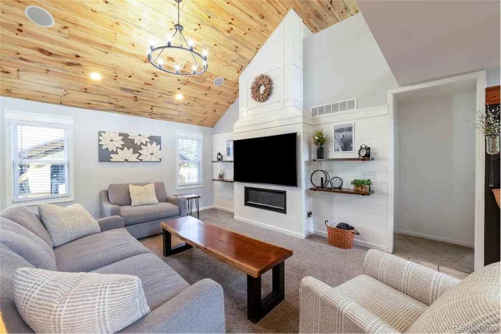 12621 Golden Oaks Drive Hartland Township MI 48380