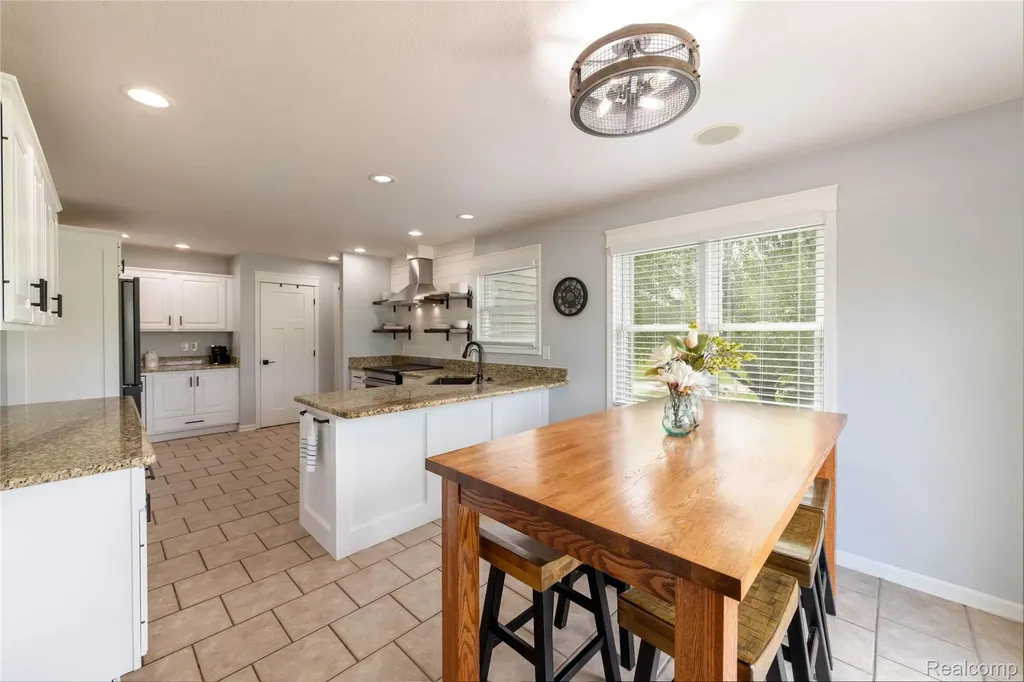 12621 Golden Oaks Drive Hartland Township MI 48380