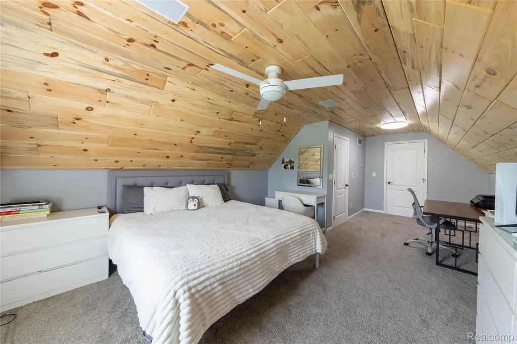 12621 Golden Oaks Drive Hartland Township MI 48380