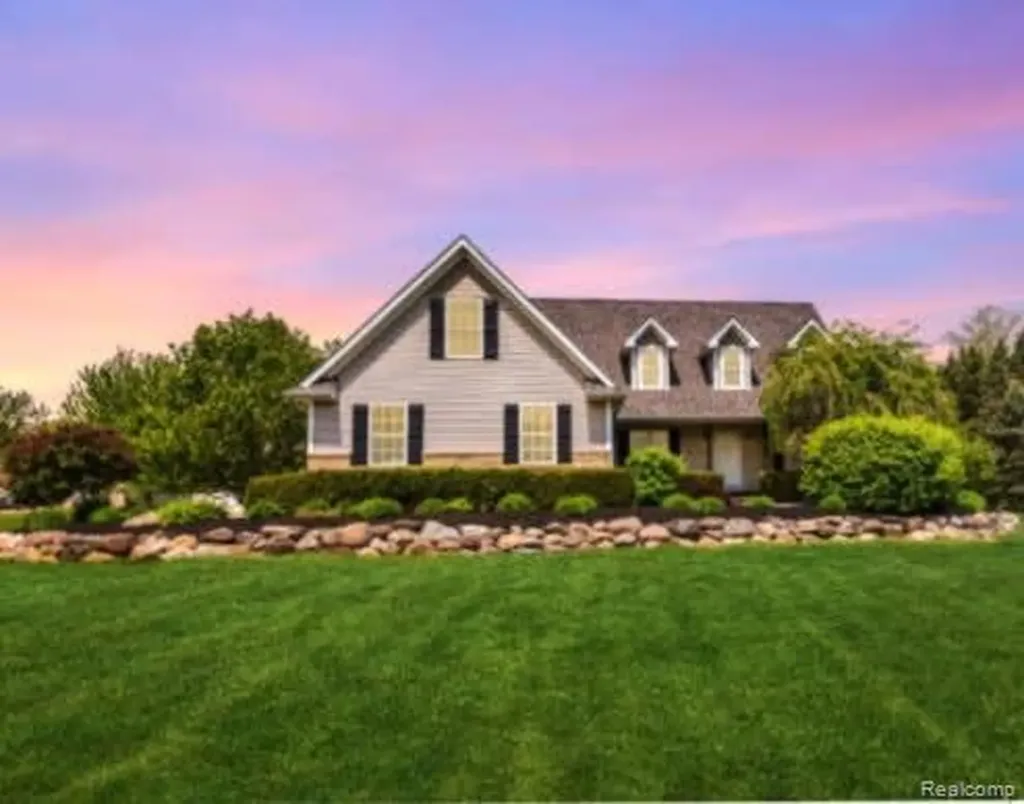 12621 Golden Oaks Drive Hartland Township MI 48380