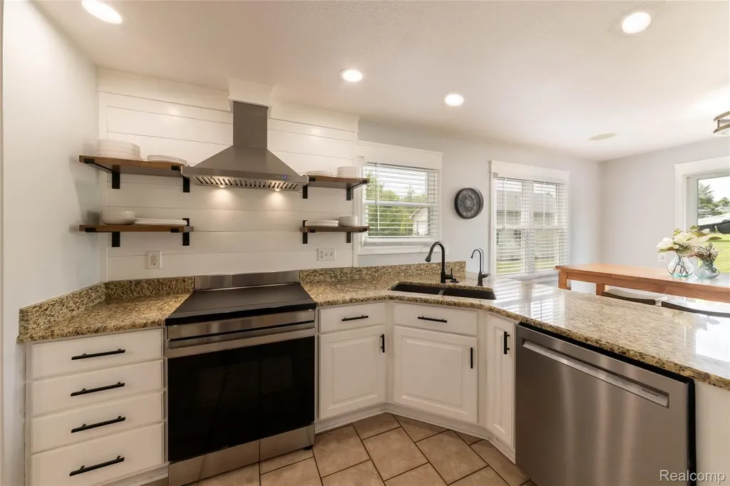12621 Golden Oaks Drive Hartland Township MI 48380