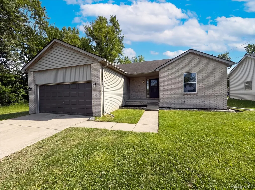 42724 N Walnut Street Clinton Charter Township MI 48036