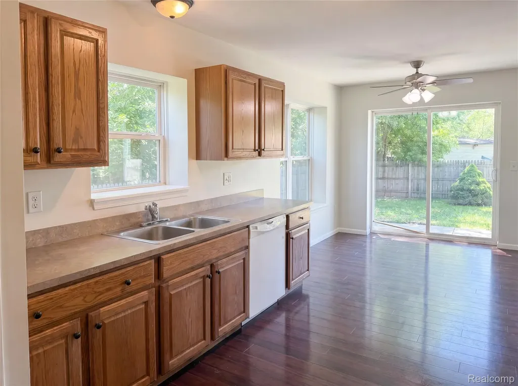 42724 N Walnut Street Clinton Charter Township MI 48036