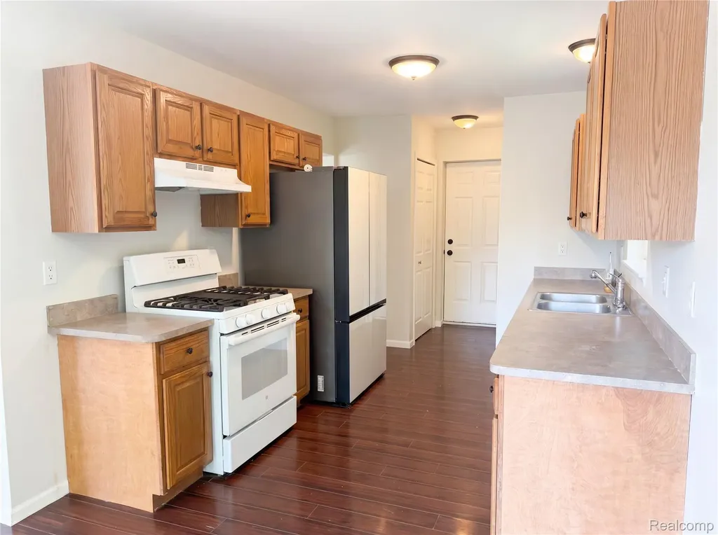 42724 N Walnut Street Clinton Charter Township MI 48036