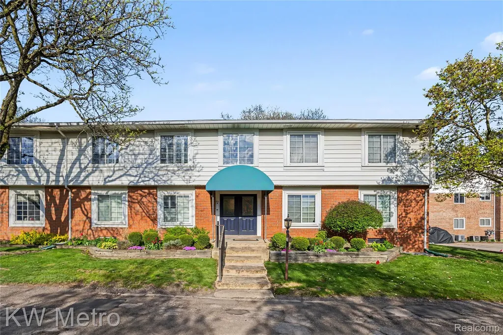 2471 Mulberry Square Bloomfield Hills City MI 48302
