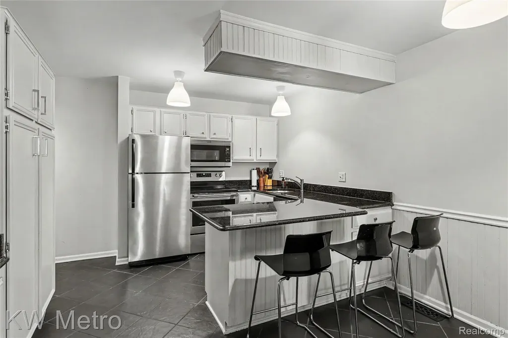 2471 Mulberry Square Bloomfield Hills City MI 48302