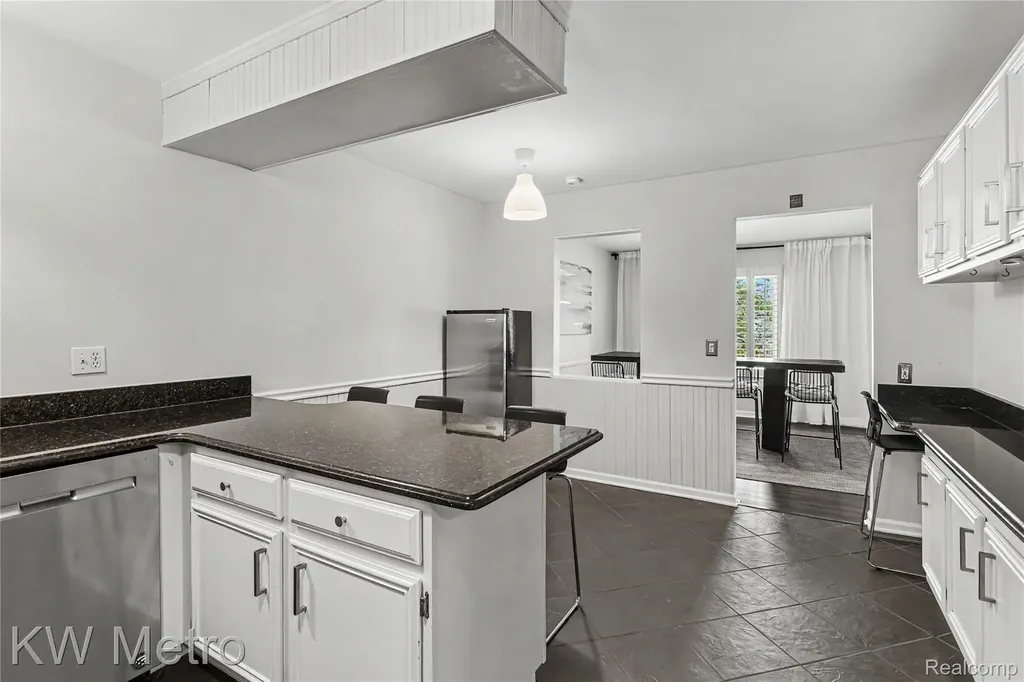 2471 Mulberry Square Bloomfield Hills City MI 48302