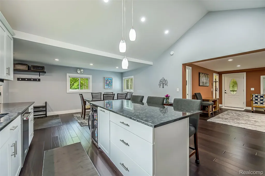 9137 Maltby Road Green Oak Township MI 48116