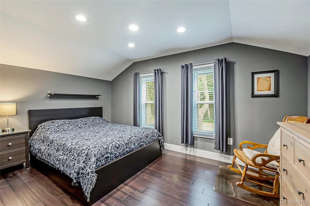 9137 Maltby Road Green Oak Township MI 48116
