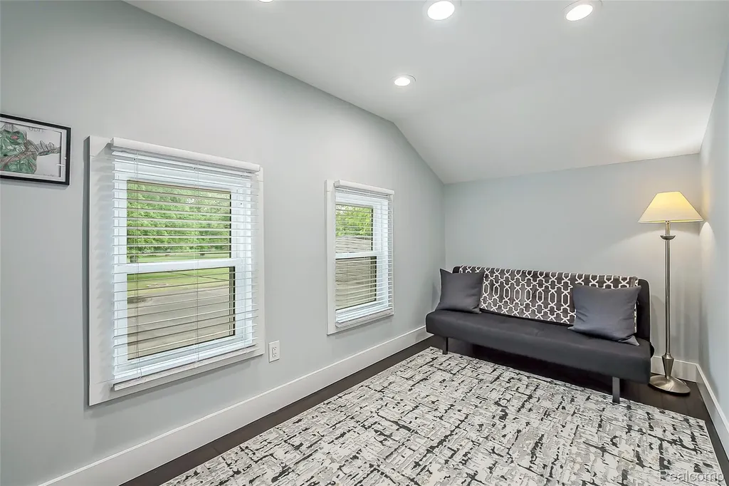 9137 Maltby Road Green Oak Township MI 48116