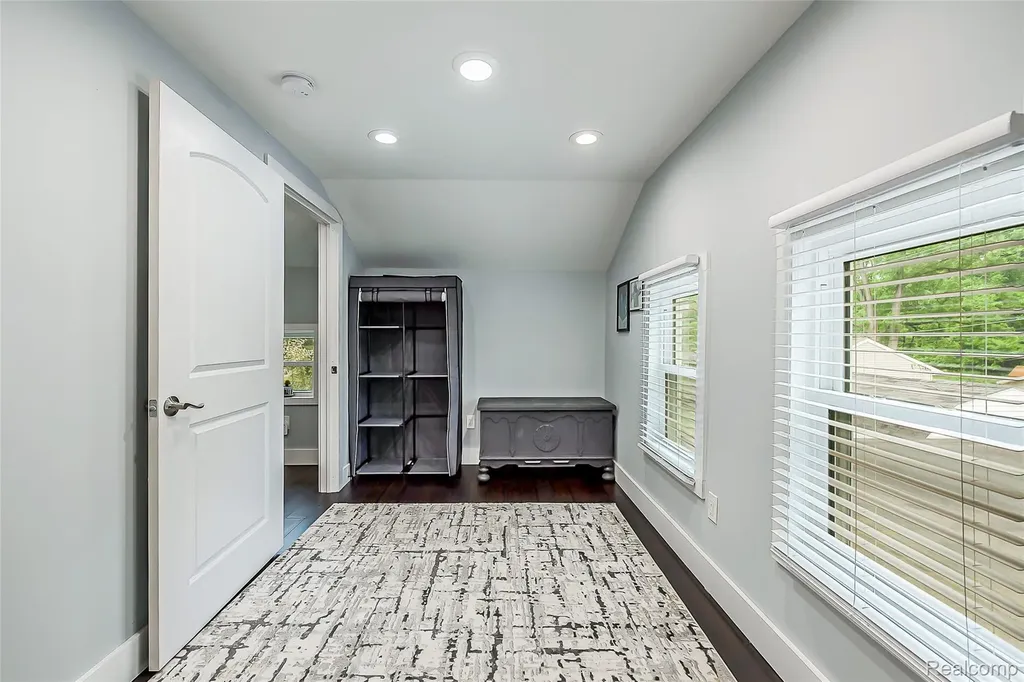 9137 Maltby Road Green Oak Township MI 48116
