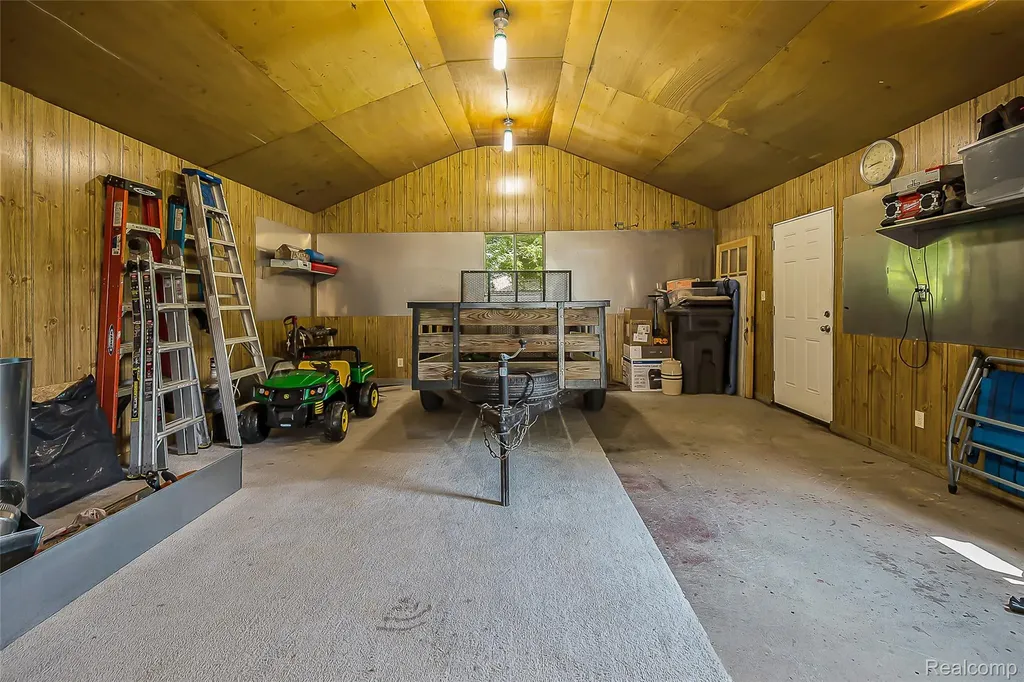 9137 Maltby Road Green Oak Township MI 48116
