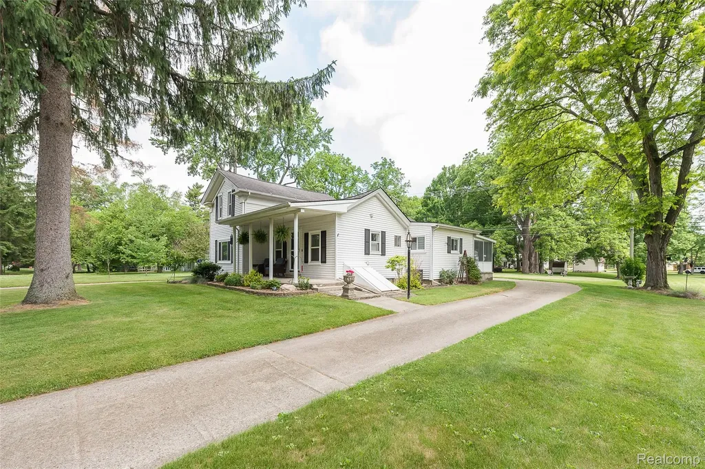 9137 Maltby Road Green Oak Township MI 48116