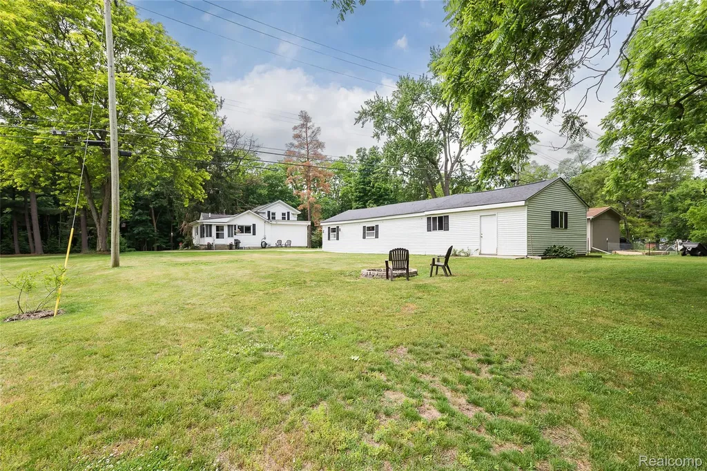 9137 Maltby Road Green Oak Township MI 48116