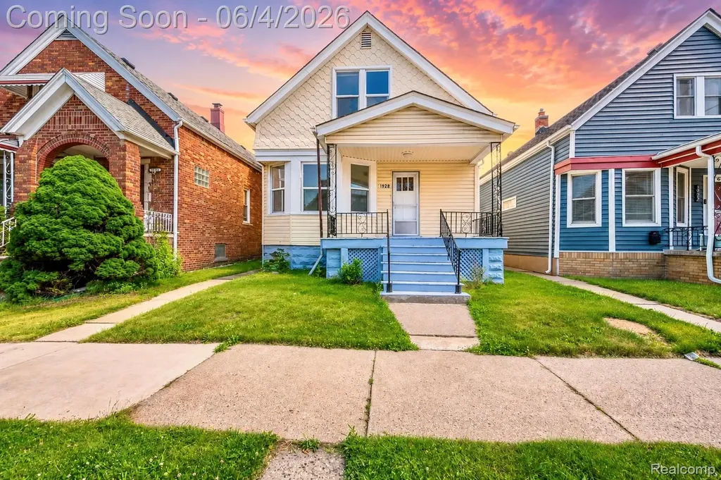 1928 Yemans Street Hamtramck City MI 48212