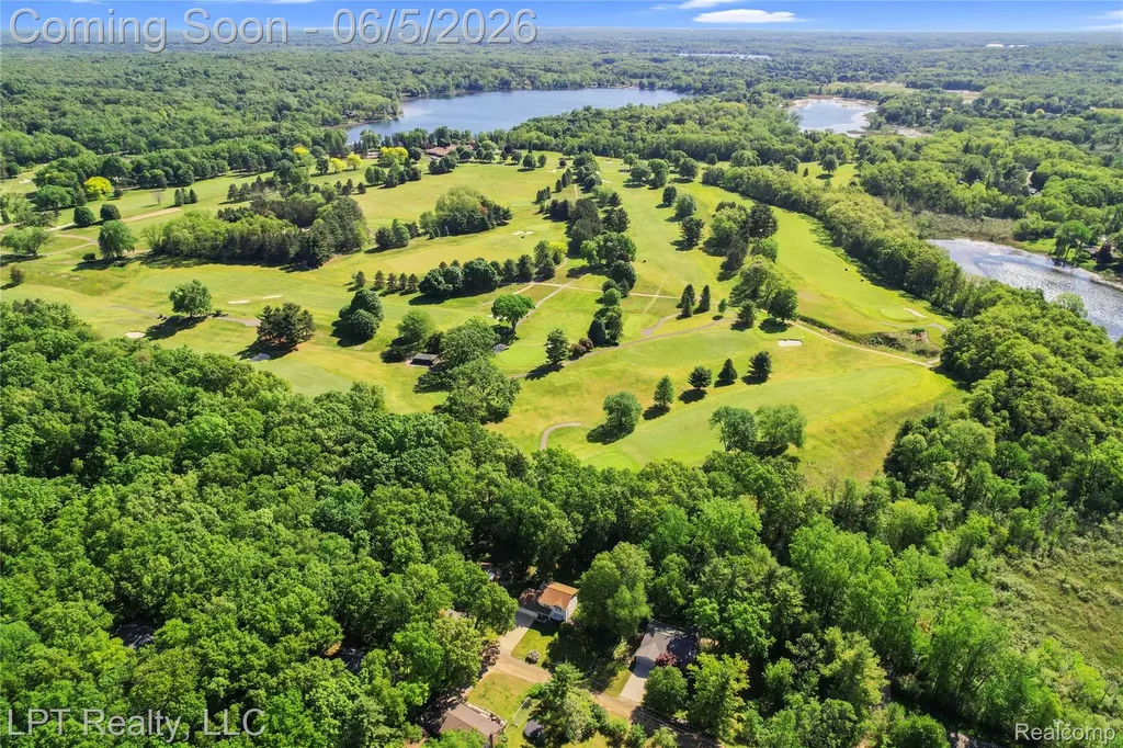 5236 Schlenker Road Hamburg Township MI 48139