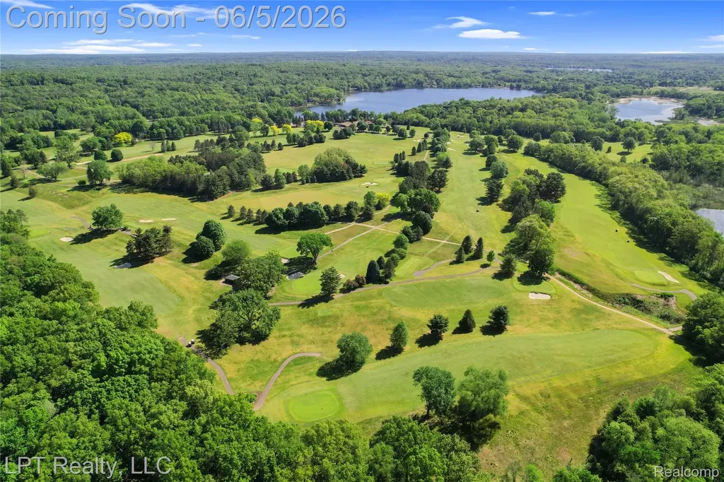 5236 Schlenker Road Hamburg Township MI 48139