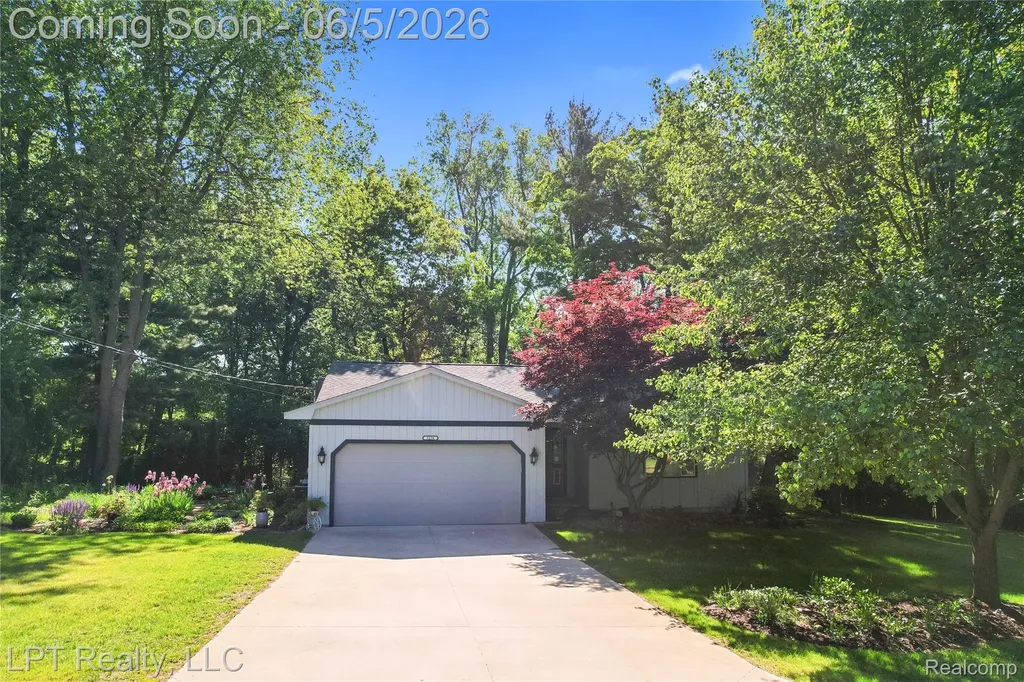 5236 Schlenker Road Hamburg Township MI 48139