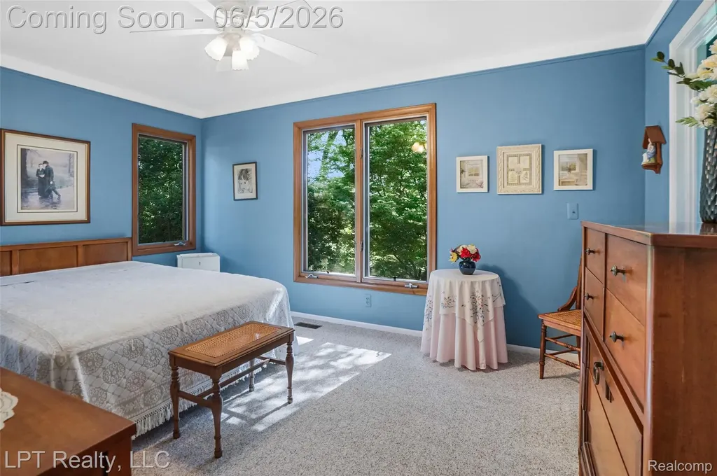 5236 Schlenker Road Hamburg Township MI 48139